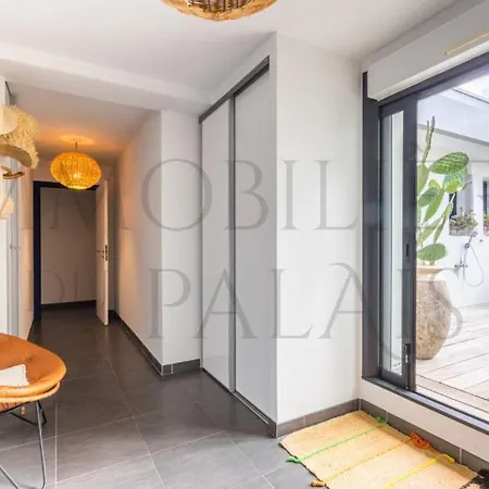 Apartment Luxury With Swimming Pool