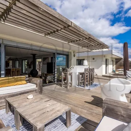 Luxury With Swimming Pool *
